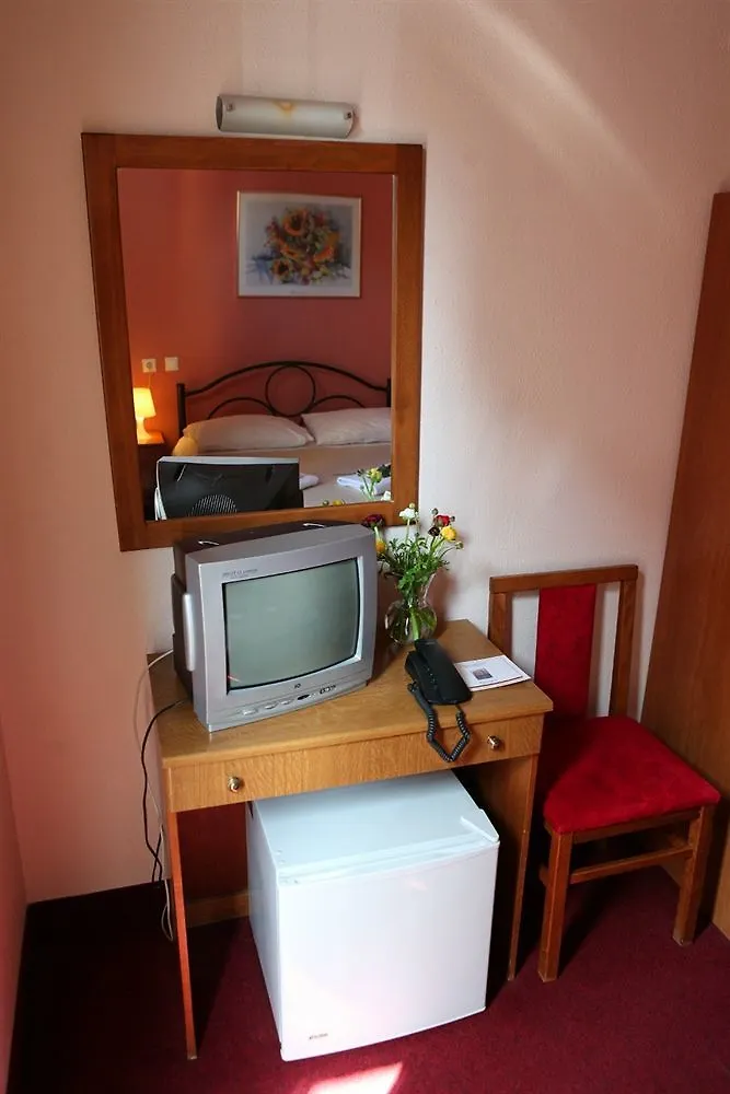 Emporikon Hotel Thessaloniki 2*,  Greece